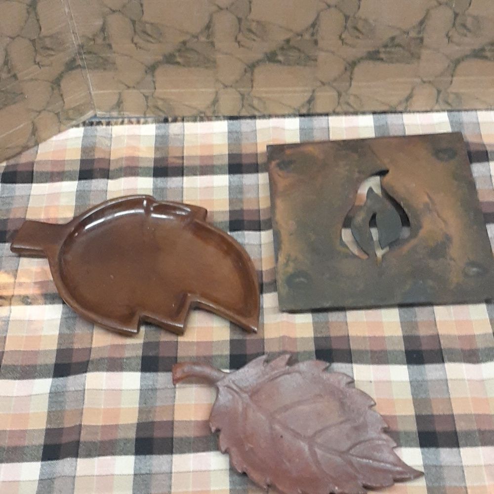 Fall bundle of 2 iron leaf trivets, leaf dish, leaf swag, basket pumpkins,floral - Picture 3 of 15